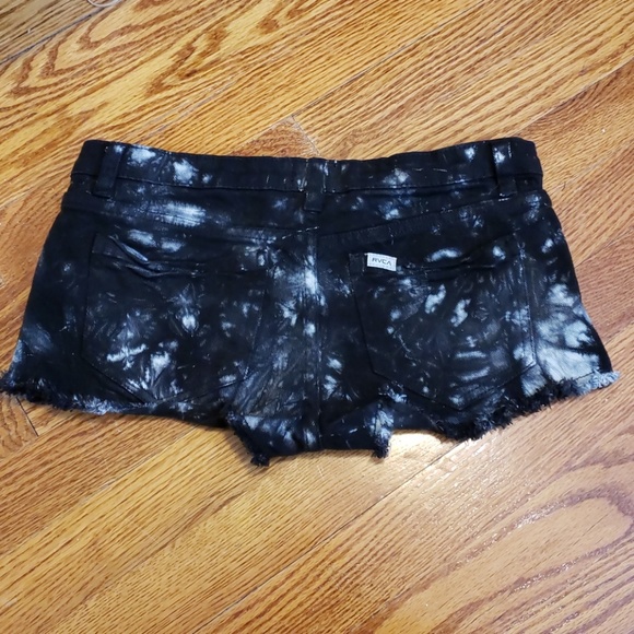 RVCA shorts - Picture 3 of 4